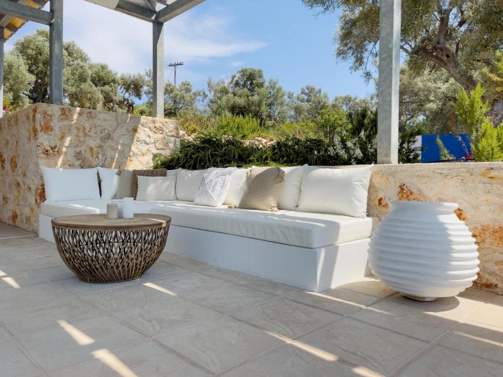 Zidanos Luxurious Sea Front Villa Marantochori Екстер'єр фото