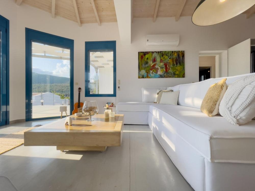 Zidanos Luxurious Sea Front Villa Marantochori Екстер'єр фото