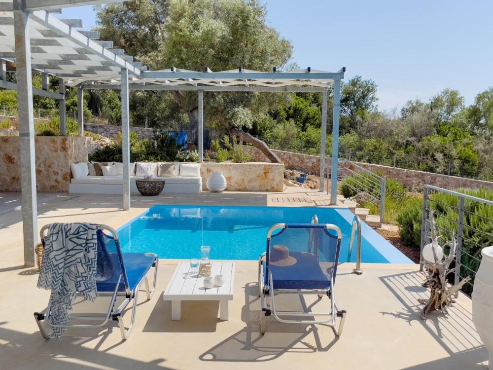 Zidanos Luxurious Sea Front Villa Marantochori Екстер'єр фото