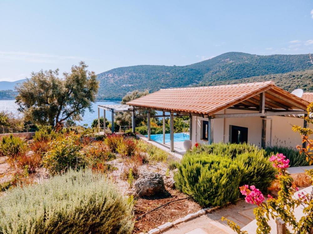 Zidanos Luxurious Sea Front Villa Marantochori Екстер'єр фото